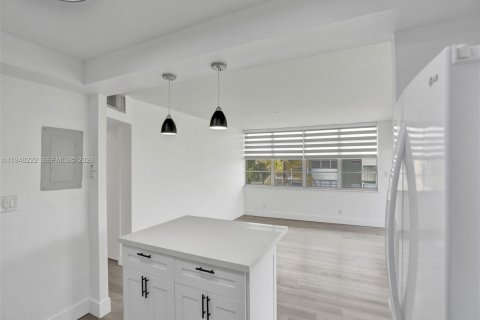 Снять в аренду кондоминиум в Холливуд, Флорида 2 спальни, 96.62м2, № 2004315 - фото 6