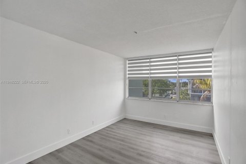 Снять в аренду кондоминиум в Холливуд, Флорида 2 спальни, 96.62м2, № 2004315 - фото 19