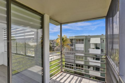 Снять в аренду кондоминиум в Холливуд, Флорида 2 спальни, 96.62м2, № 2004315 - фото 29