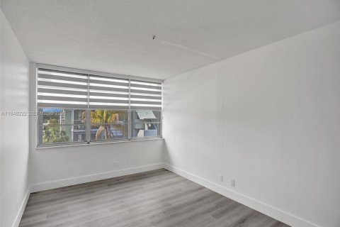 Снять в аренду кондоминиум в Холливуд, Флорида 2 спальни, 96.62м2, № 2004315 - фото 14