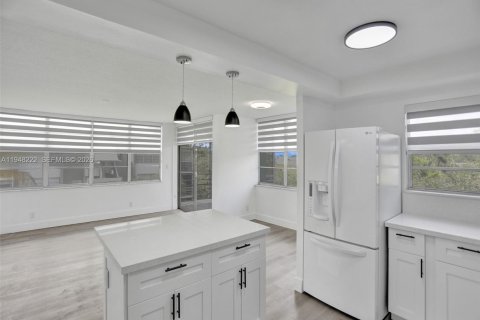 Снять в аренду кондоминиум в Холливуд, Флорида 2 спальни, 96.62м2, № 2004315 - фото 5