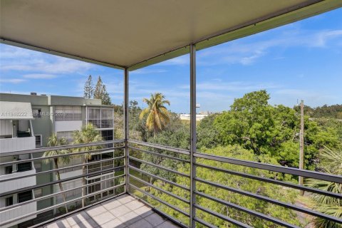 Снять в аренду кондоминиум в Холливуд, Флорида 2 спальни, 96.62м2, № 2004315 - фото 30