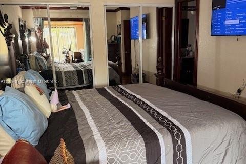 House in West Palm Beach, Florida 2 bedrooms, 78.13 sq.m. № 1933559 - photo 9