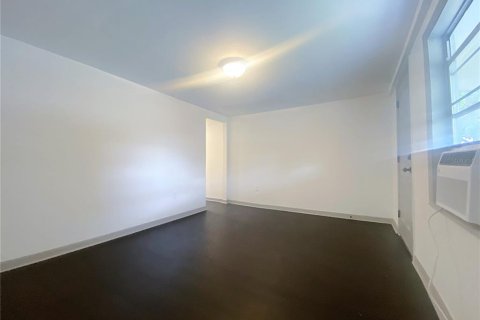 Apartamento en alquiler en Lake Wales, Florida, 2 dormitorios, 59.46 m2 № 2103609 - foto 4