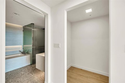 Condominio en venta en Pompano Beach, Florida, 3 dormitorios, 240.62 m2 № 2194354 - foto 17