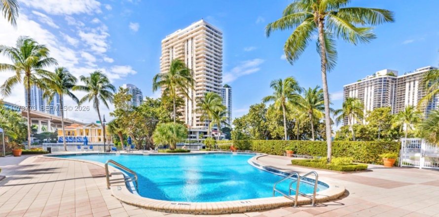 Кондоминиум с 1 спальней в Санни-Айлс-Бич, Флорида № 2038379