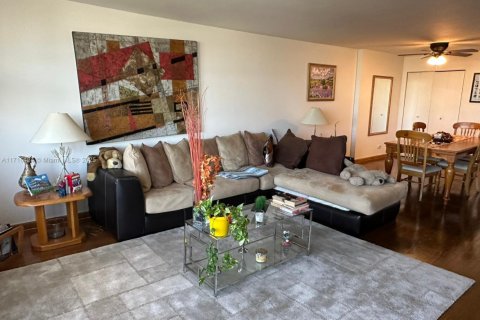 Condo in Bay Harbor Islands, Florida, 2 bedrooms  № 1867234 - photo 8