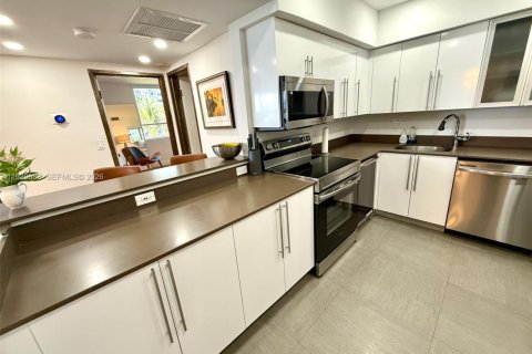 Copropriété à louer à Miami Beach, Floride: 1 chambre, 95.41 m2 № 1997099 - photo 10