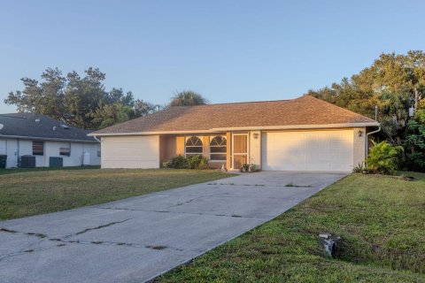 House in North Port, Florida 3 bedrooms, 185.53 sq.m. № 2314324