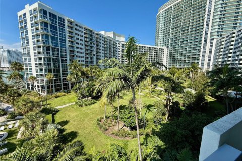 Copropriété à louer à Miami Beach, Floride: 1 chambre, 95.41 m2 № 1997099 - photo 4