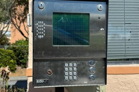 Купить кондоминиум в Уэст-Палм-Бич, Флорида 2 спальни, 89.19м2, № 1731717 - фото 13