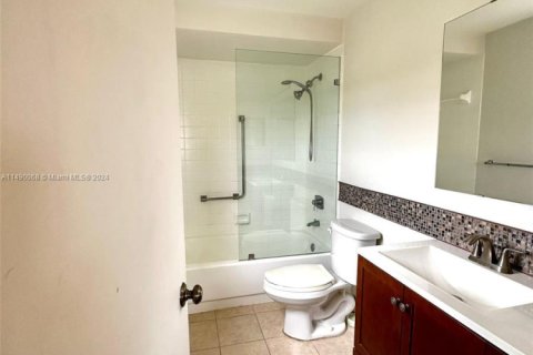 Купить кондоминиум в Уэст-Палм-Бич, Флорида 2 спальни, 89.19м2, № 1731717 - фото 14