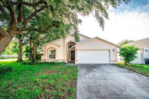 Villa ou maison à Pinellas Park, Floride 3 chambres, 136.1 m2 № 2425484