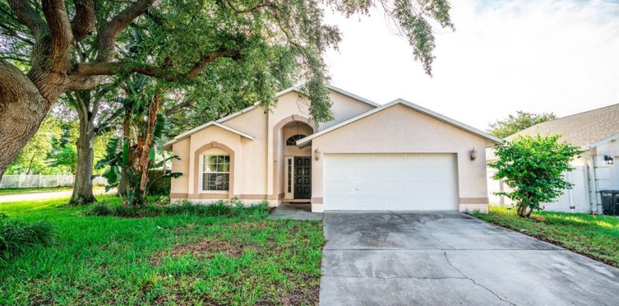 Villa ou maison à Pinellas Park, Floride 3 chambres, 136.1 m2 № 2425484