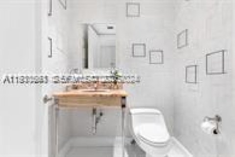 Condo in Bal Harbour, Florida, 6 bedrooms  № 1989440 - photo 13