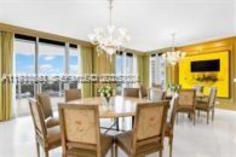 Condo in Bal Harbour, Florida, 6 bedrooms  № 1989440 - photo 16