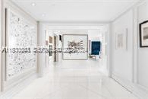 Condo in Bal Harbour, Florida, 6 bedrooms  № 1989440 - photo 3