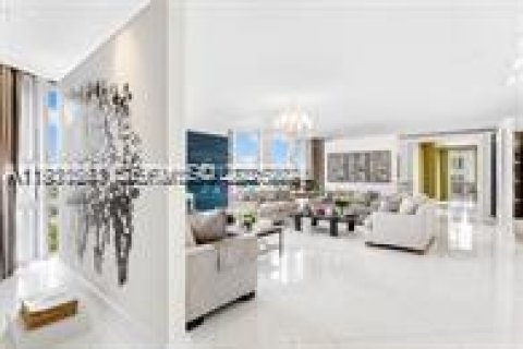 Condo in Bal Harbour, Florida, 6 bedrooms  № 1989440 - photo 6