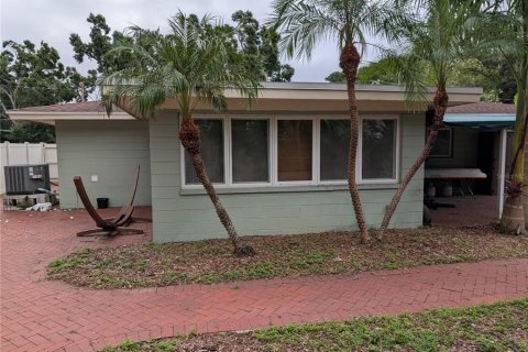 Casa en venta en Saint Petersburg, Florida, 3 dormitorios, 146.32 m2 № 1913376 - foto 3