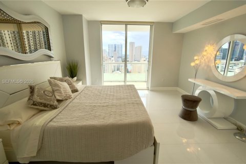 Condo in Miami, Florida, 2 bedrooms  № 2182349 - photo 14