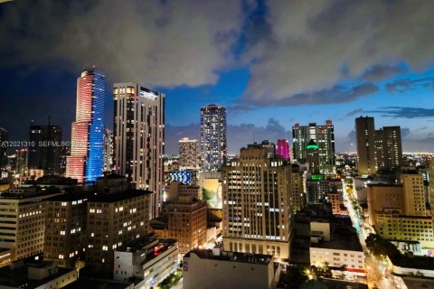 Condo in Miami, Florida, 2 bedrooms  № 2182349 - photo 25