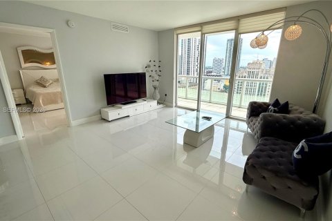 Condo in Miami, Florida, 2 bedrooms  № 2182349 - photo 4