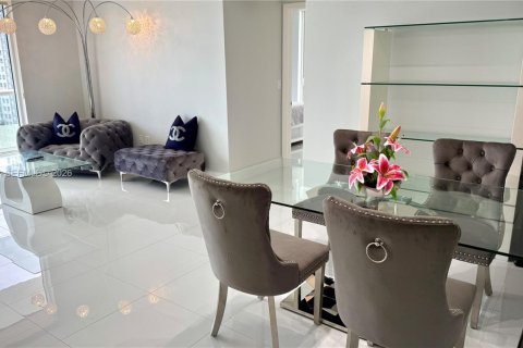 Condo in Miami, Florida, 2 bedrooms  № 2182349 - photo 3