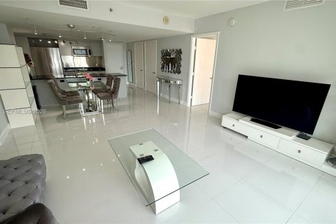 Condo in Miami, Florida, 2 bedrooms  № 2182349 - photo 5