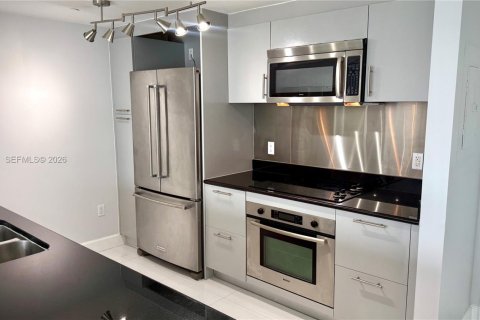 Condo in Miami, Florida, 2 bedrooms № 2182349