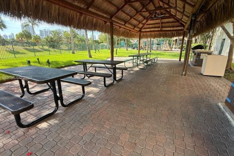 Copropriété à louer à Aventura, Floride: 2 chambres, 109.16 m2 № 2154565 - photo 11