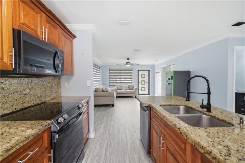 Villa ou maison à vendre à West Park, Floride: 2 chambres, 91.79 m2 № 2086901 - photo 10