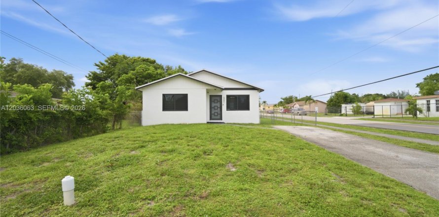 Villa ou maison à West Park, Floride 2 chambres, 91.79 m2 № 2086901