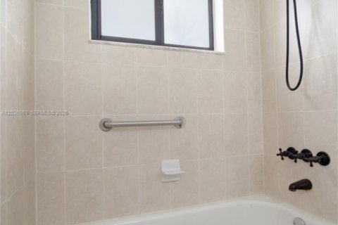 Villa ou maison à vendre à West Park, Floride: 2 chambres, 91.79 m2 № 2086901 - photo 17