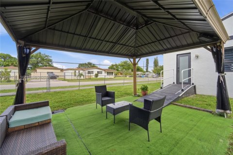 Villa ou maison à vendre à West Park, Floride: 2 chambres, 91.79 m2 № 2086901 - photo 24