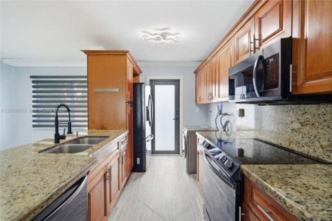 Villa ou maison à vendre à West Park, Floride: 2 chambres, 91.79 m2 № 2086901 - photo 11