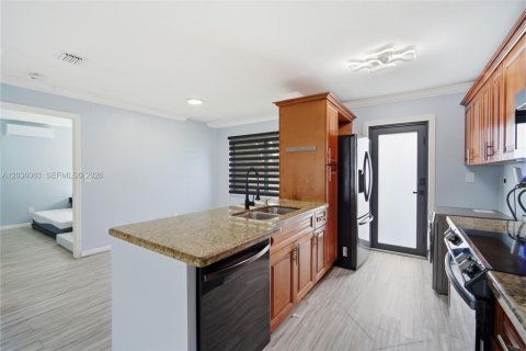 Villa ou maison à vendre à West Park, Floride: 2 chambres, 91.79 m2 № 2086901 - photo 12