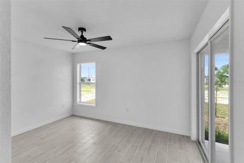 Casa en venta en Cape Coral, Florida, 4 dormitorios, 156.35 m2 № 2207728 - foto 15