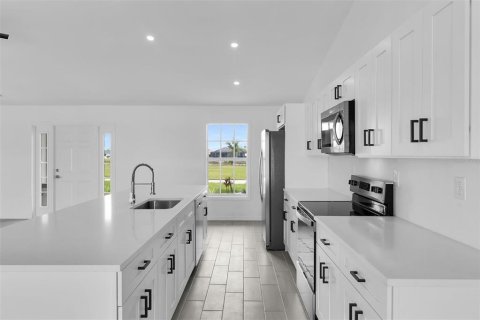 Casa en venta en Cape Coral, Florida, 4 dormitorios, 156.35 m2 № 2207728 - foto 25