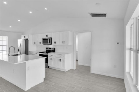 Casa en venta en Cape Coral, Florida, 4 dormitorios, 156.35 m2 № 2207728 - foto 13
