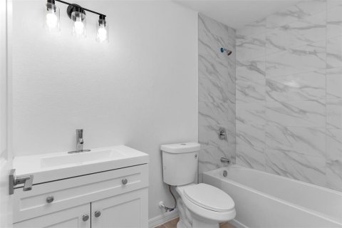 Casa en venta en Cape Coral, Florida, 4 dormitorios, 156.35 m2 № 2207728 - foto 18