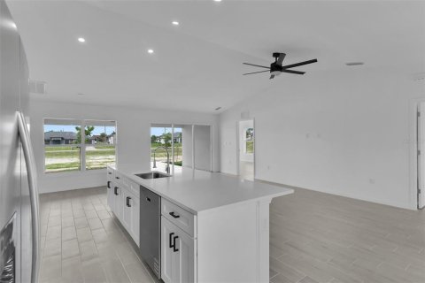Casa en venta en Cape Coral, Florida, 4 dormitorios, 156.35 m2 № 2207728 - foto 9
