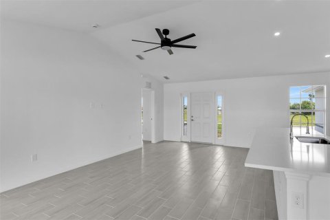 Casa en venta en Cape Coral, Florida, 4 dormitorios, 156.35 m2 № 2207728 - foto 19