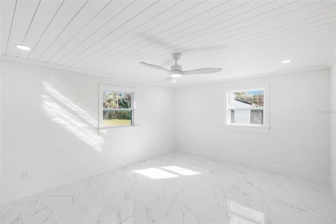 Casa en venta en Port Charlotte, Florida, 4 dormitorios, 213.68 m2 № 1831392 - foto 11