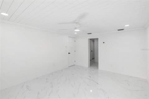 Casa en venta en Port Charlotte, Florida, 4 dormitorios, 213.68 m2 № 1831392 - foto 12