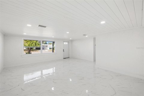 Casa en venta en Port Charlotte, Florida, 4 dormitorios, 213.68 m2 № 1831392 - foto 3