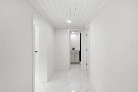 Casa en venta en Port Charlotte, Florida, 4 dormitorios, 213.68 m2 № 1831392 - foto 13