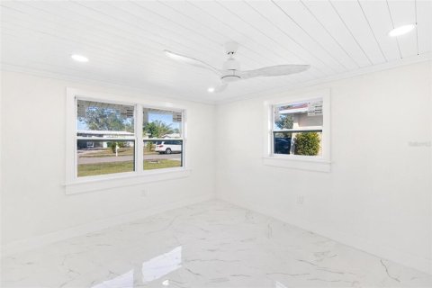 Casa en venta en Port Charlotte, Florida, 4 dormitorios, 213.68 m2 № 1831392 - foto 16