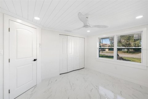 Casa en venta en Port Charlotte, Florida, 4 dormitorios, 213.68 m2 № 1831392 - foto 15