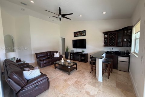 House in Southwest Ranches, Florida 5 bedrooms, 288.09 sq.m. № 2068188 - photo 5