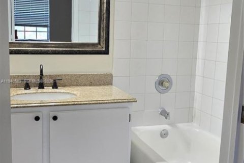 Снять в аренду таунхаус в Дейви, Флорида 3 спальни, № 1997825 - фото 4